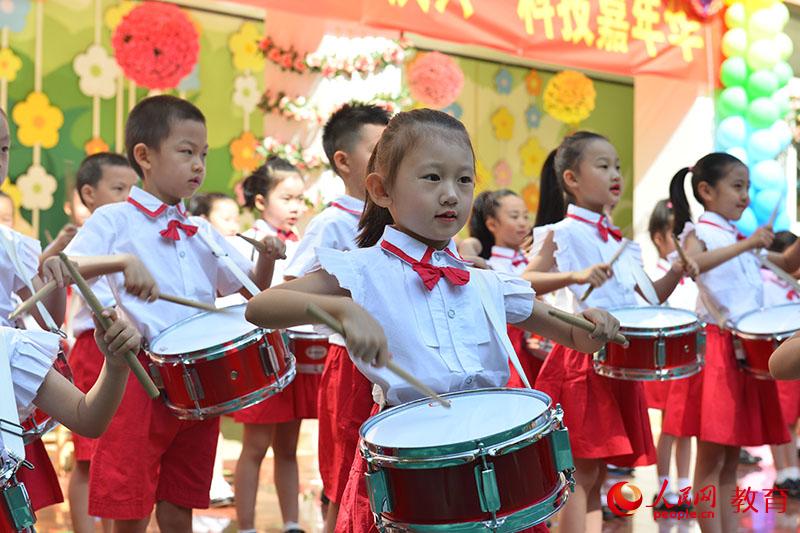 六一國際兒童節(jié)來臨之際，北京市第五幼兒園以“啟迪夢(mèng)想、炫彩童年”為主題，舉行親子科技嘉年華活動(dòng)。熊旭 攝