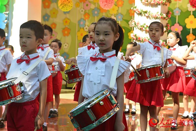 六一國際兒童節(jié)來臨之際，北京市第五幼兒園以“啟迪夢想、炫彩童年”為主題，舉行親子科技嘉年華活動。熊旭 攝