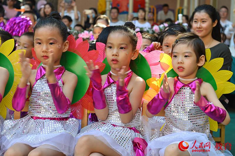 六一國(guó)際兒童節(jié)來(lái)臨之際，北京市第五幼兒園以“啟迪夢(mèng)想、炫彩童年”為主題，舉行親子科技嘉年華活動(dòng)。熊旭 攝