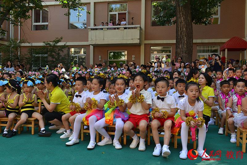 六一國(guó)際兒童節(jié)來(lái)臨之際，北京市第五幼兒園以“啟迪夢(mèng)想、炫彩童年”為主題，舉行親子科技嘉年華活動(dòng)。熊旭 攝