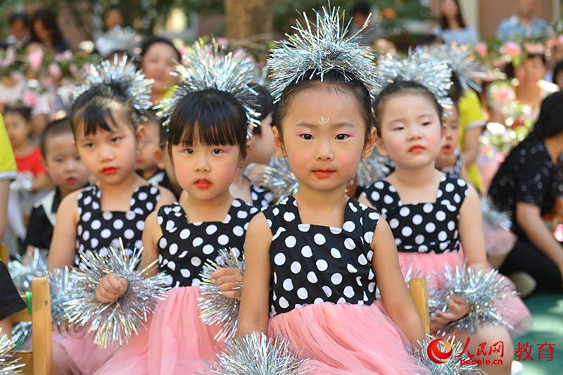 六一國(guó)際兒童節(jié)來(lái)臨之際，北京市第五幼兒園以“啟迪夢(mèng)想、炫彩童年”為主題，舉行親子科技嘉年華活動(dòng)。熊旭 攝