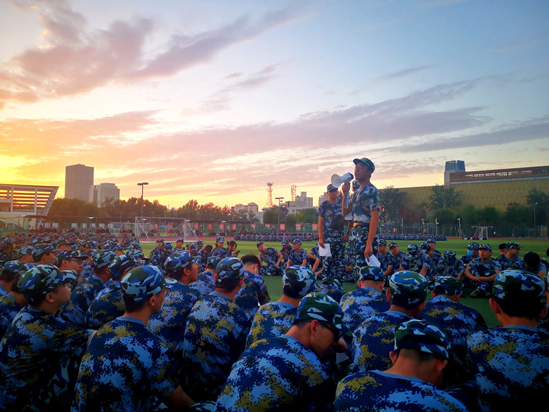 天津大學(xué) “強(qiáng)軍故事會(huì)”（胡昕旸/攝）